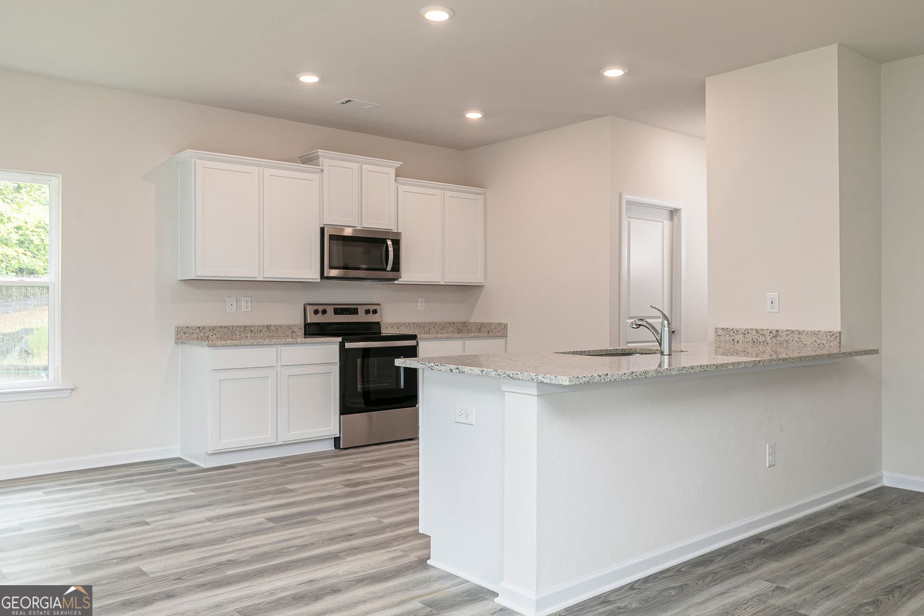 4 bedroom, 2.5 bathroom, 1,966 sq ft single family residence for sale at 621 Slate Road, Conyers, GA 30013 — photo 6