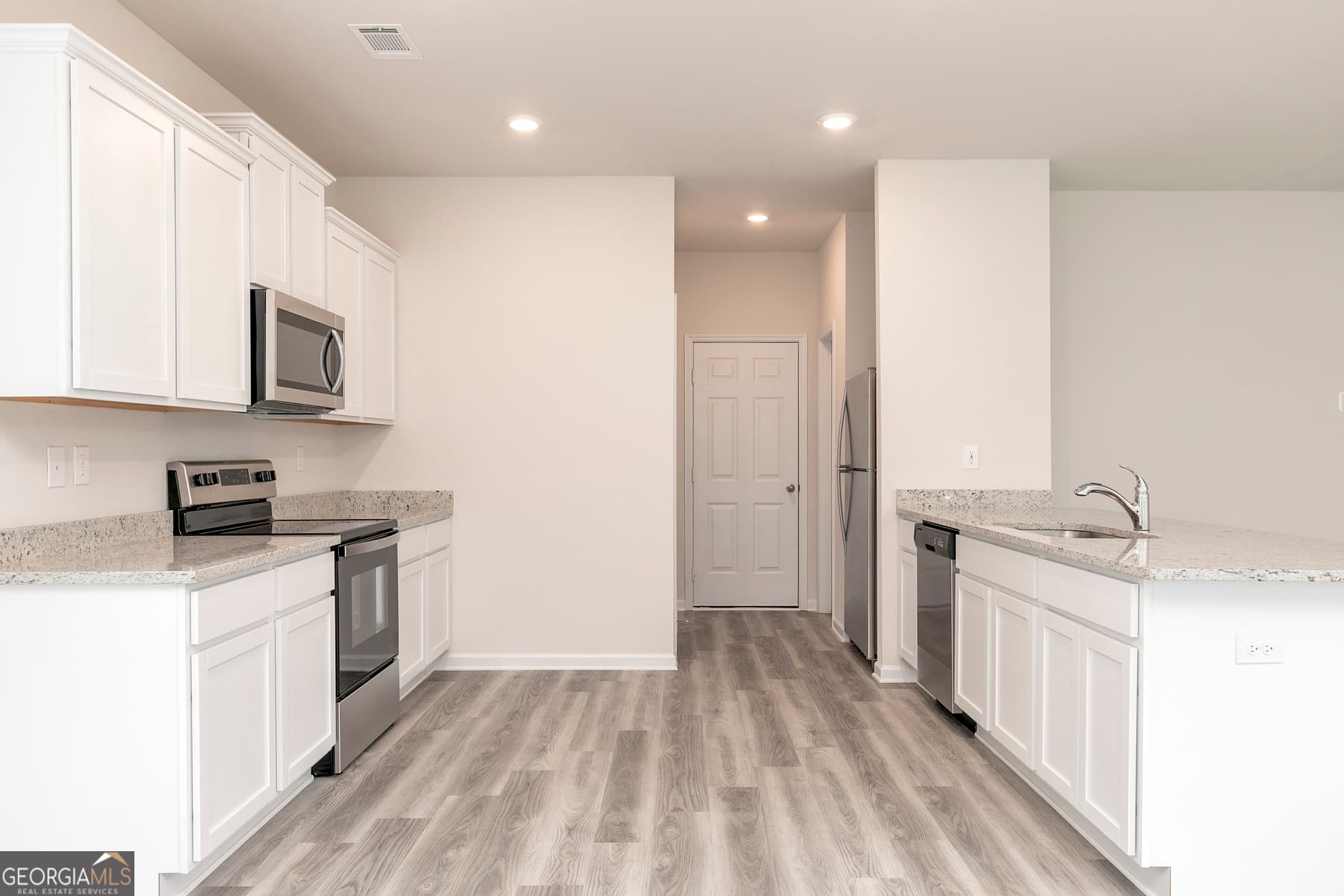 4 bedroom, 2.5 bathroom, 1,966 sq ft single family residence for sale at 621 Slate Road, Conyers, GA 30013 — photo 7