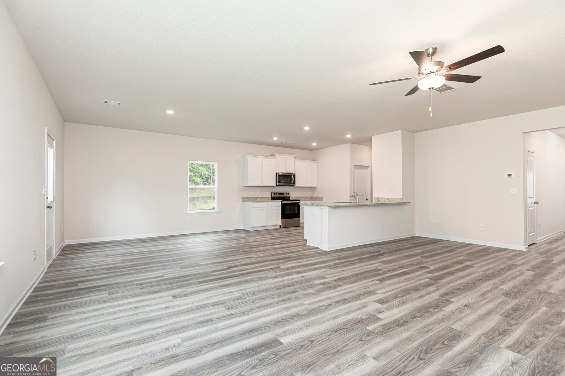 4 bedroom, 2.5 bathroom, 1,966 sq ft single family residence for sale at 621 Slate Road, Conyers, GA 30013 — photo 4