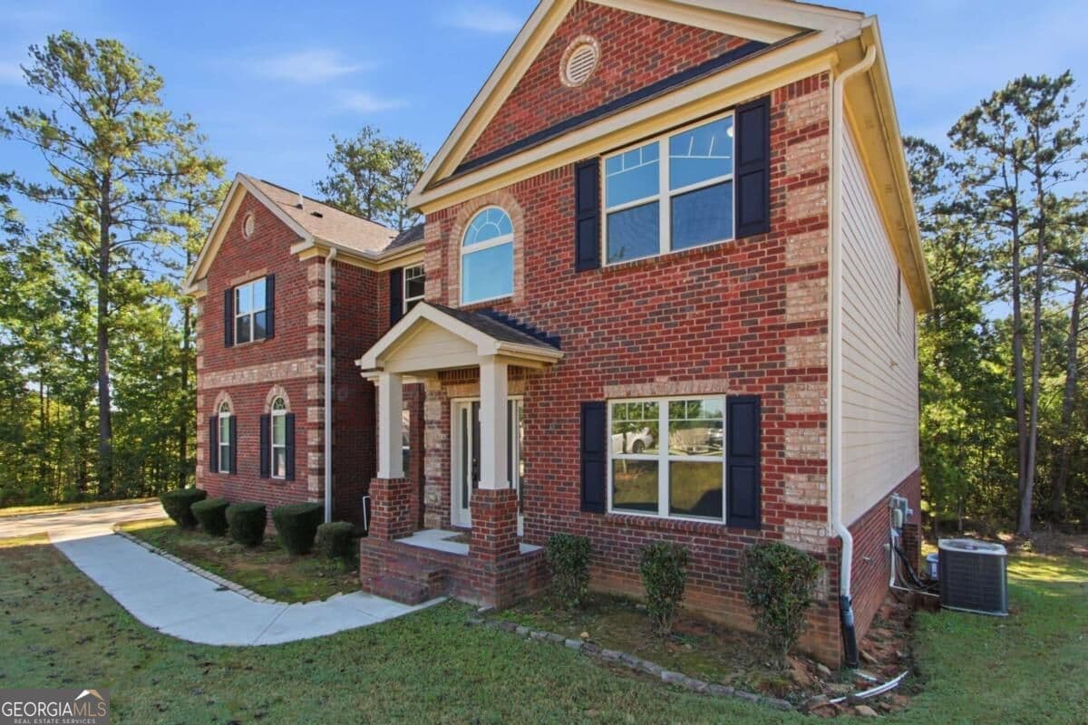 5 bedroom, 4 bathroom, 4,360 sq ft single family residence for sale at 3877 Rosebay Way, Conyers, GA 30094 — photo 6