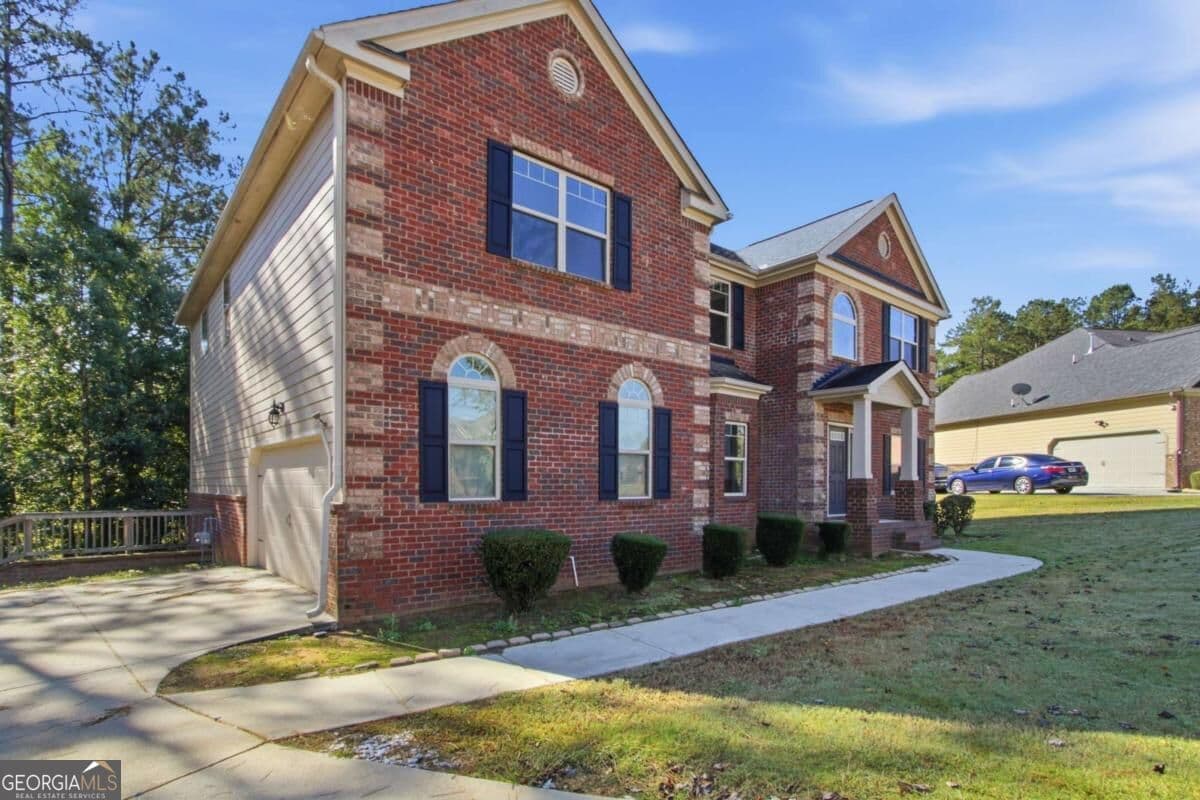 5 bedroom, 4 bathroom, 4,360 sq ft single family residence for sale at 3877 Rosebay Way, Conyers, GA 30094 — photo 5