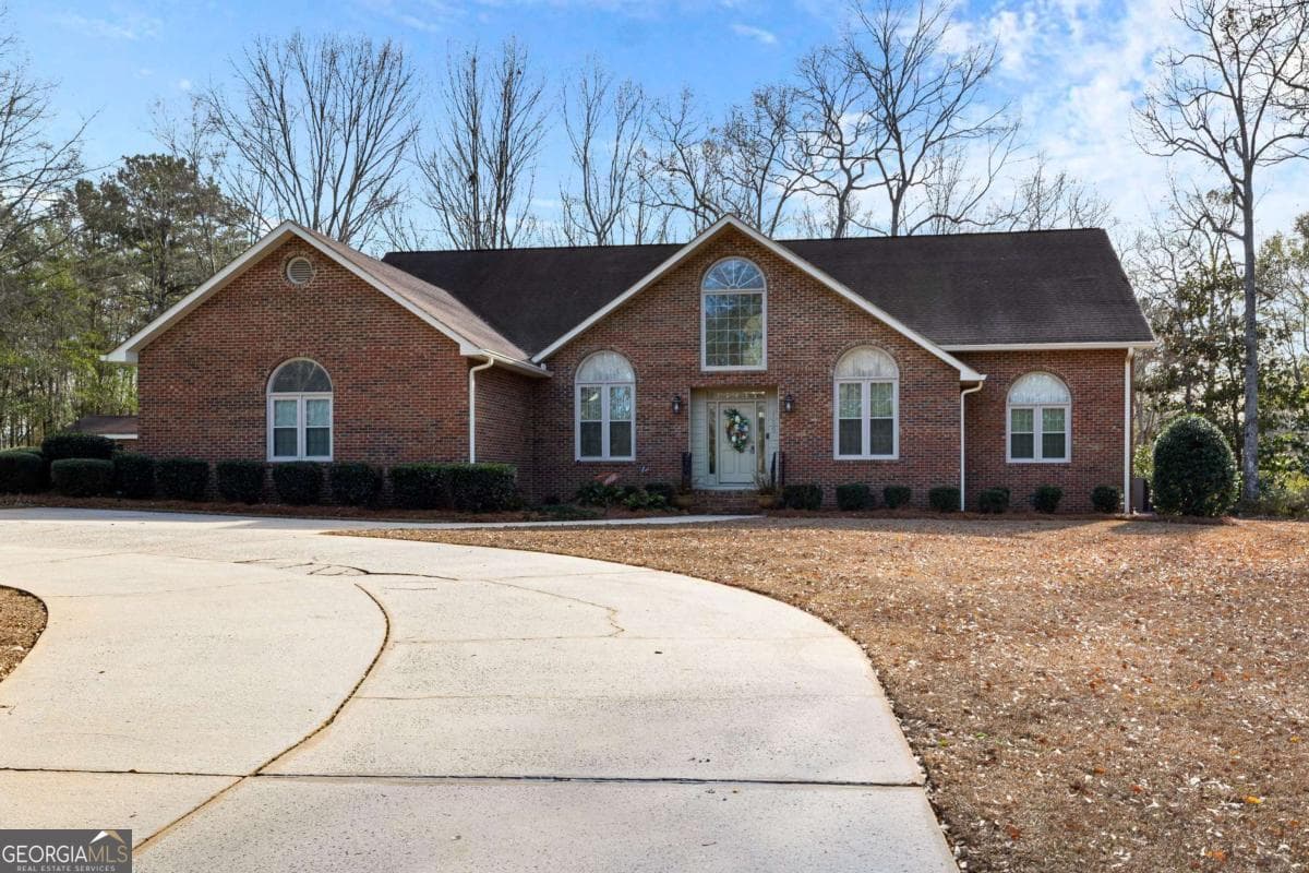 3 bedroom, 2.5 bathroom, 3,264 sq ft single family residence for sale at 100 Beaver Run Trace, Thomaston, GA 30286 — photo 2