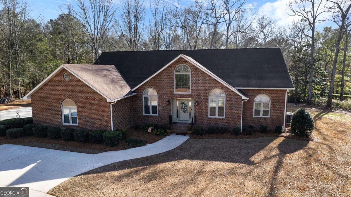3 bedroom, 2.5 bathroom, 3,264 sq ft single family residence for sale at 100 Beaver Run Trace, Thomaston, GA 30286 — photo 3