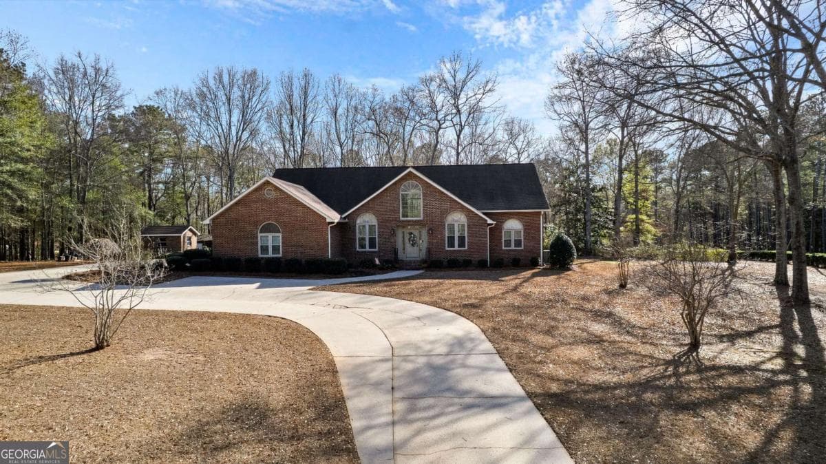 3 bedroom, 2.5 bathroom, 3,264 sq ft single family residence for sale at 100 Beaver Run Trace, Thomaston, GA 30286 — photo 4