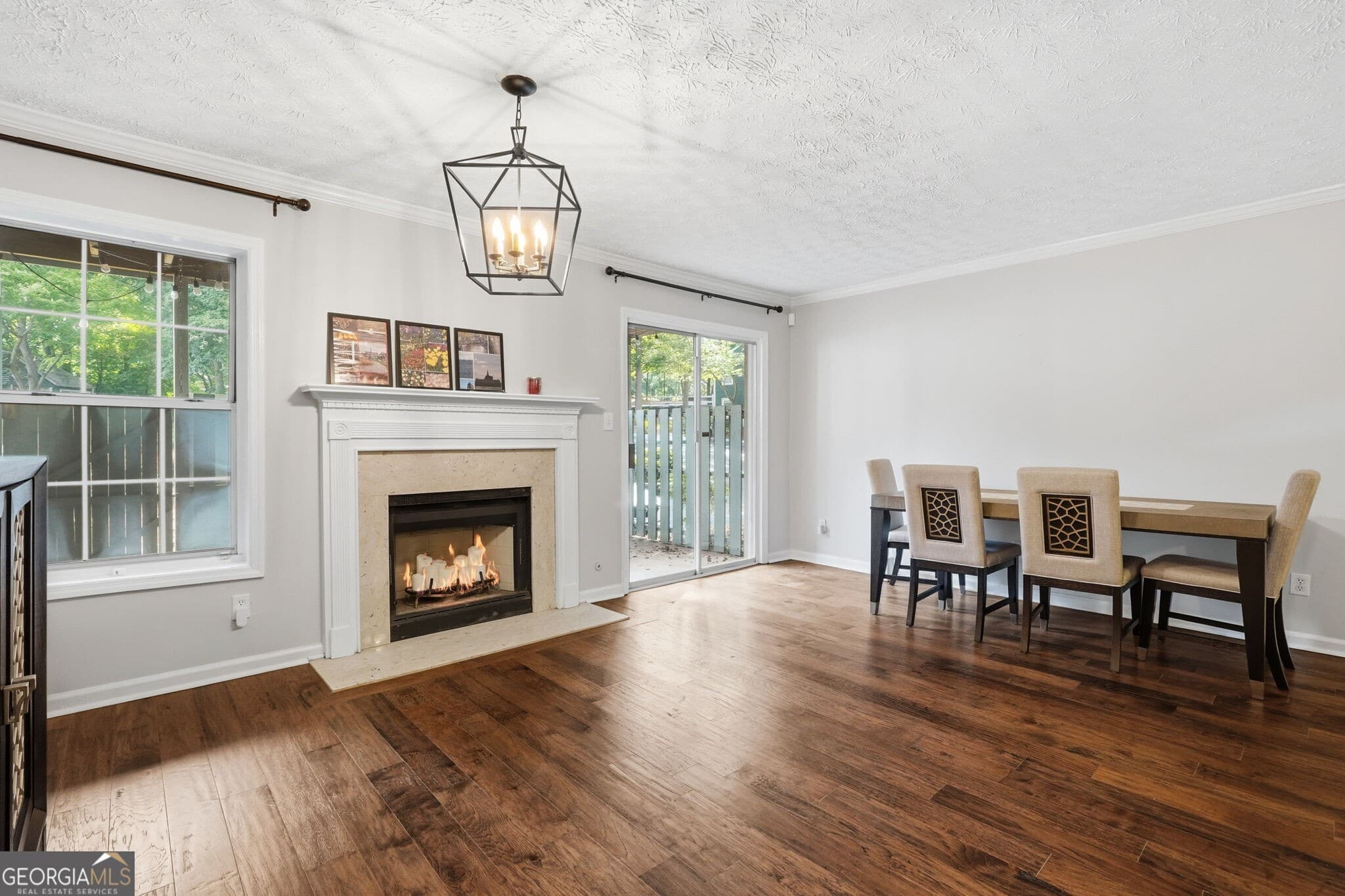2 bedroom, 2 bathroom, 1,300 sq ft condominium for sale at 1402 N Crossing Drive, Atlanta, GA 30329 — photo 1 of 22