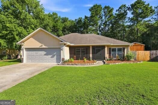 3 bedroom, 2 bathroom, 1,664 sq ft single family residence for sale at 39 Cattail Court, Brunswick, GA 31523 — photo 1 of 20
