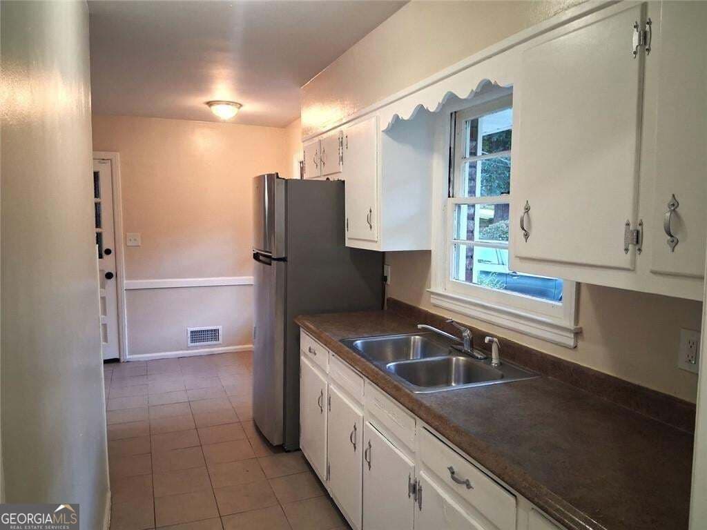 3 bedroom, 1.5 bathroom, 2,354 sq ft single family residence for rent at 1915 Wee Kirk Road, Atlanta, GA 30316 for $1,600 a month — photo 7