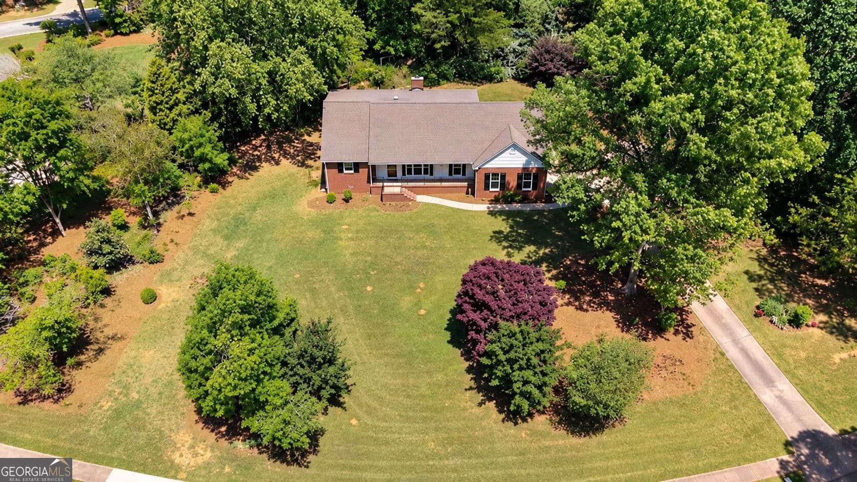 4 bedroom, 2.5 bathroom, 2,774 sq ft single family residence for sale at 406 Ashford Circle, Lagrange, GA 30240 — photo 5