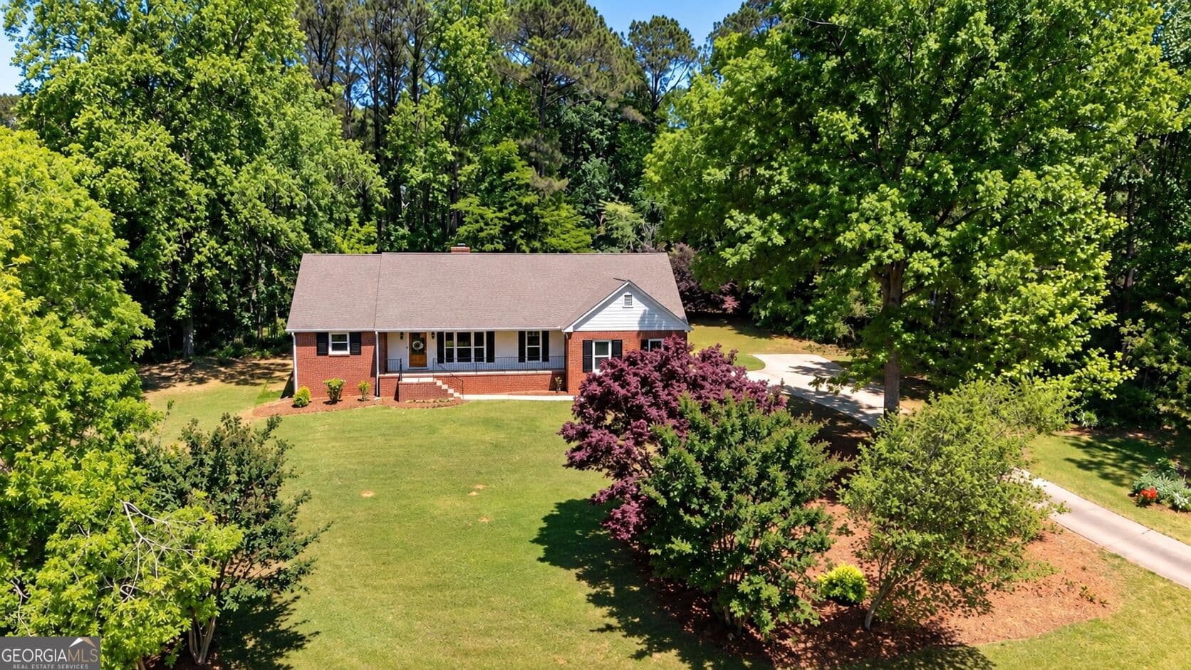 4 bedroom, 2.5 bathroom, 2,774 sq ft single family residence for sale at 406 Ashford Circle, Lagrange, GA 30240 — photo 4