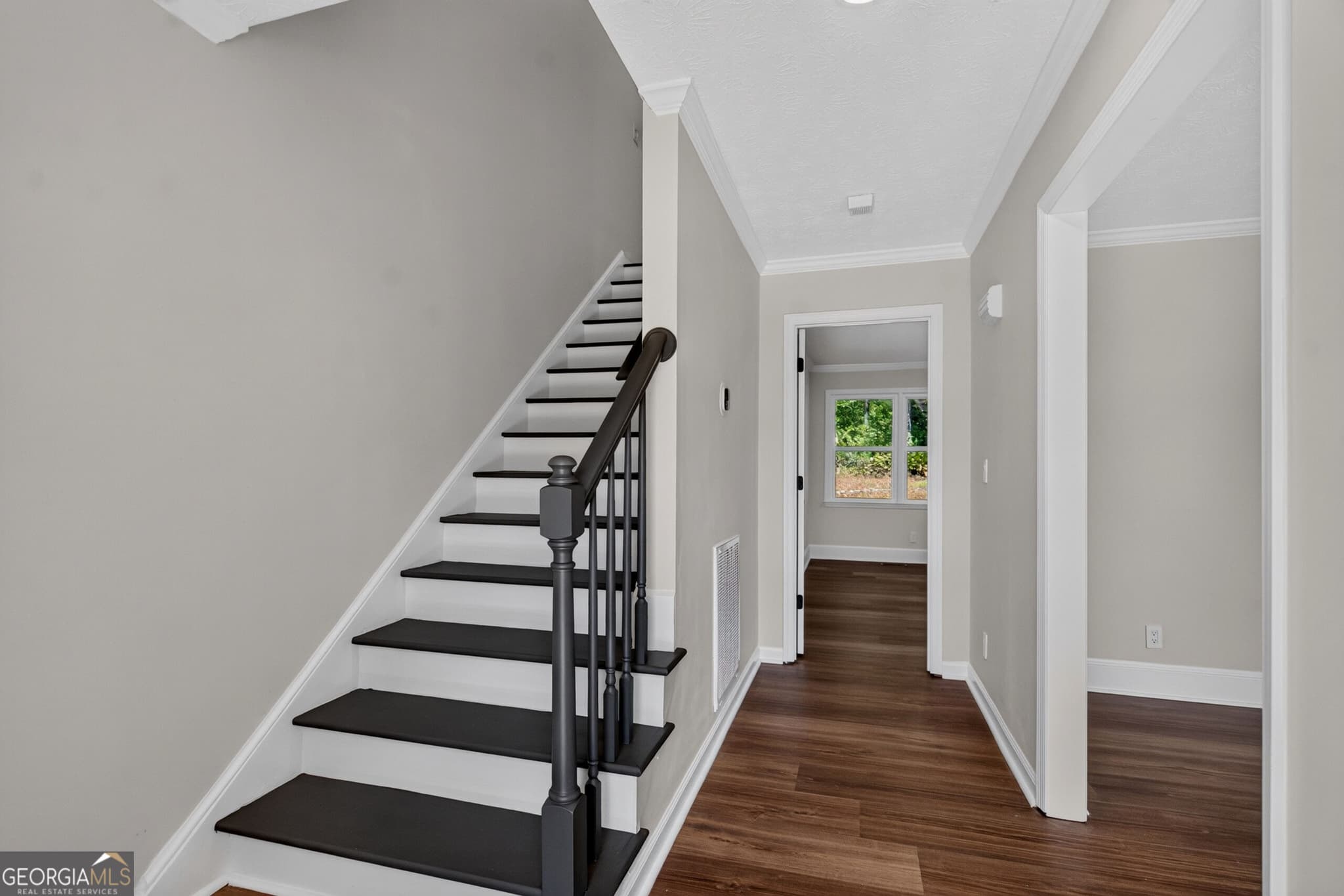 4 bedroom, 2.5 bathroom, 2,774 sq ft single family residence for sale at 406 Ashford Circle, Lagrange, GA 30240 — photo 8