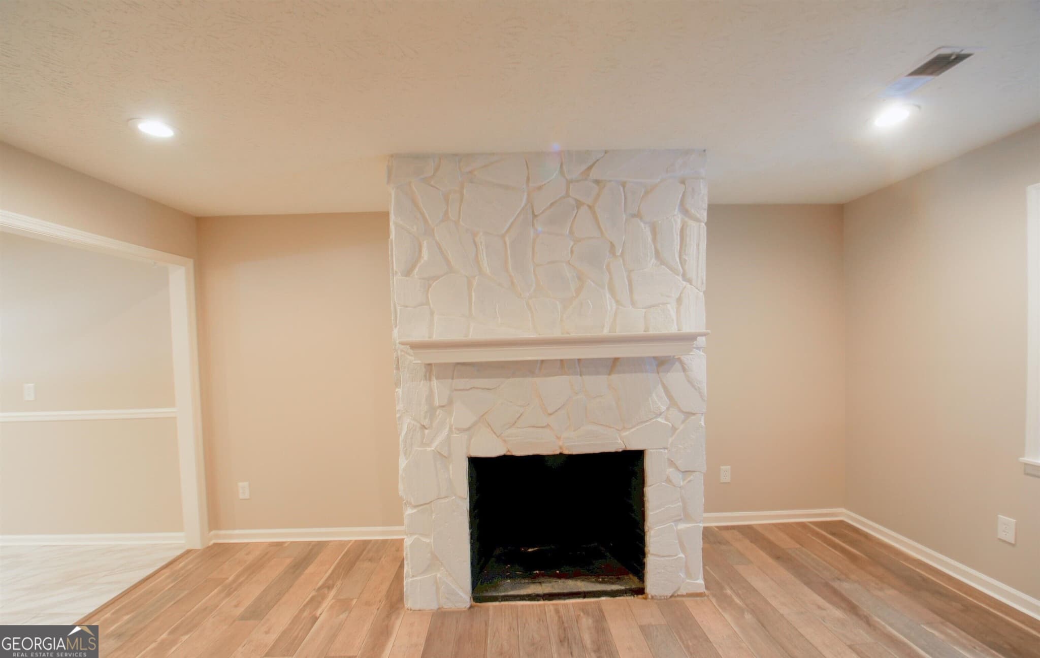3 bedroom, 2 bathroom, 1,684 sq ft single family residence for rent at 125 Brooks Drive, Tyrone, GA 30290 for $3,495 a month — photo 6
