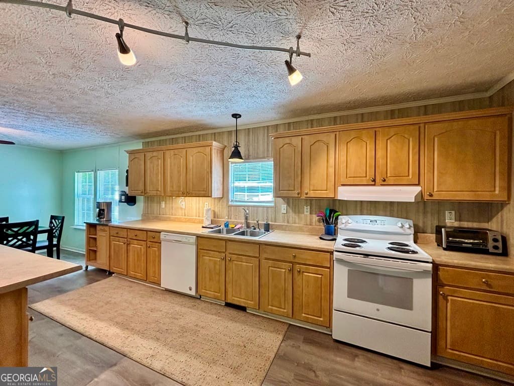 3 bedroom, 2 bathroom, 1,620 sq ft manufactured home,single family residence for sale at 110 Oconee Drive, Sparta, GA 31087 — photo 7
