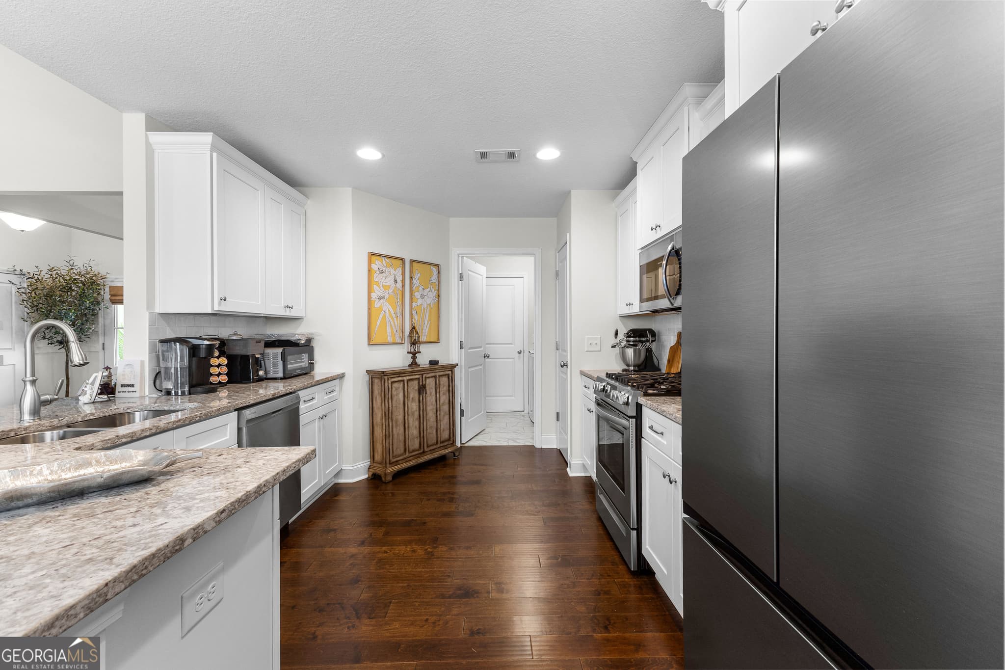 4 bedroom, 3 bathroom, 2,279 sq ft single family residence for sale at 557 Lago Court, Lagrange, GA 30241 — photo 9