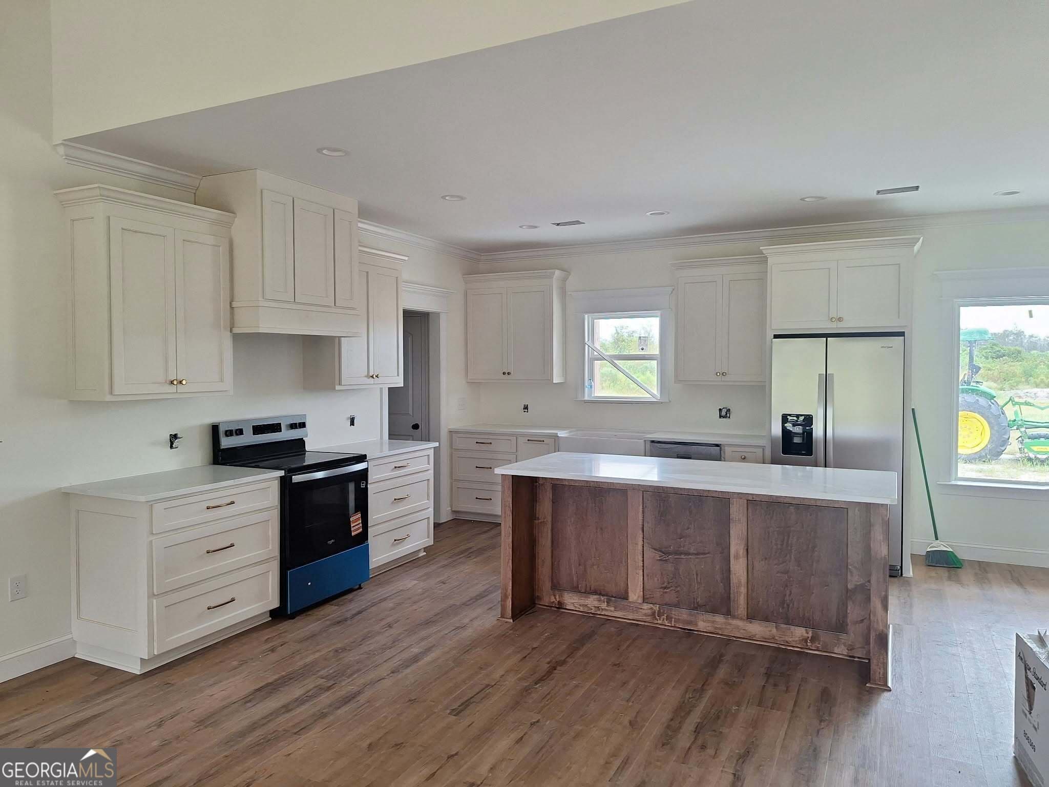 3 bedroom, 2 bathroom, 1,826 sq ft single family residence under contract at 4427 Altamaha School Road, Baxley, GA 31513 — photo 2