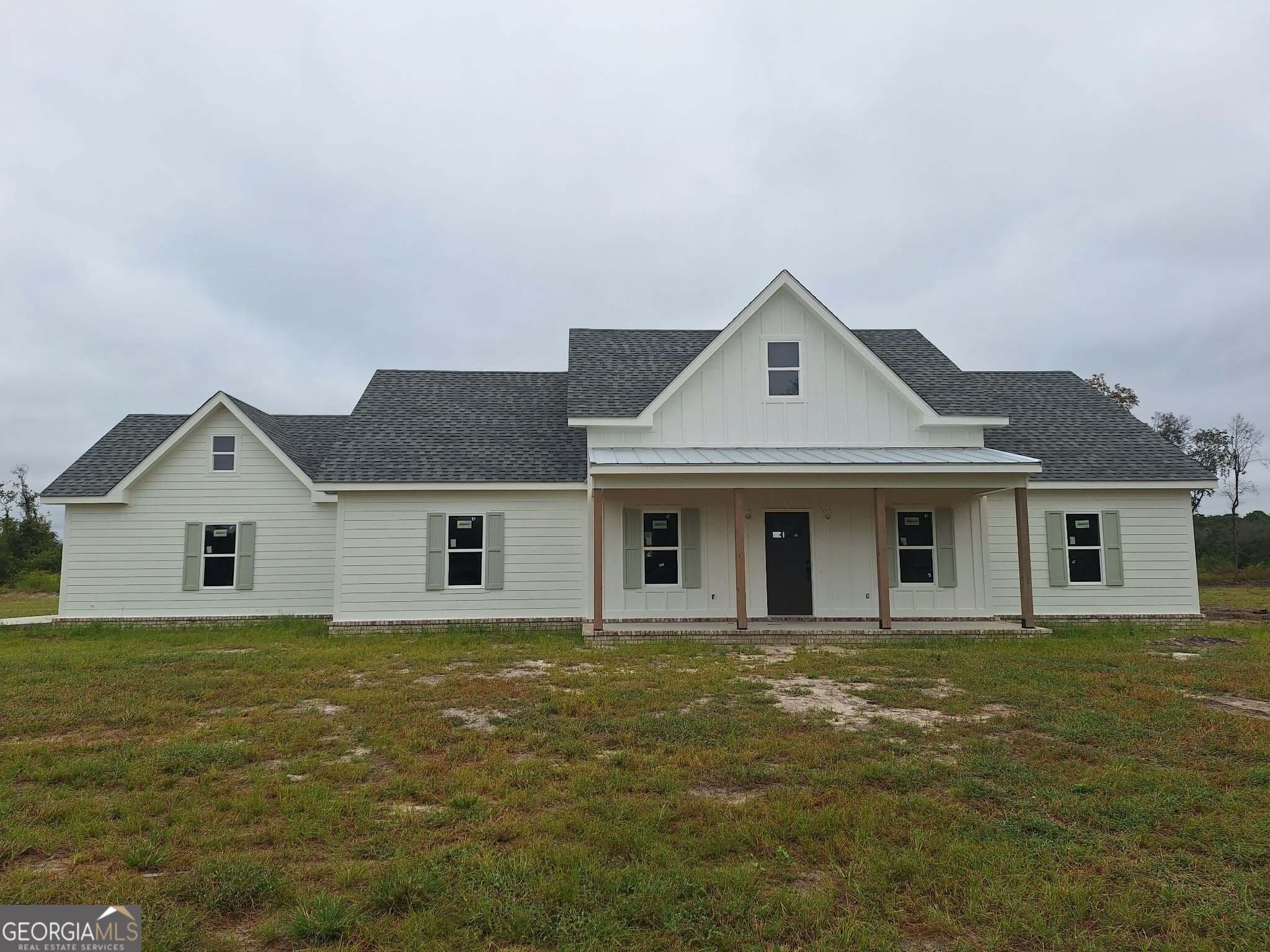 3 bedroom, 2 bathroom, 1,826 sq ft single family residence under contract at 4427 Altamaha School Road, Baxley, GA 31513