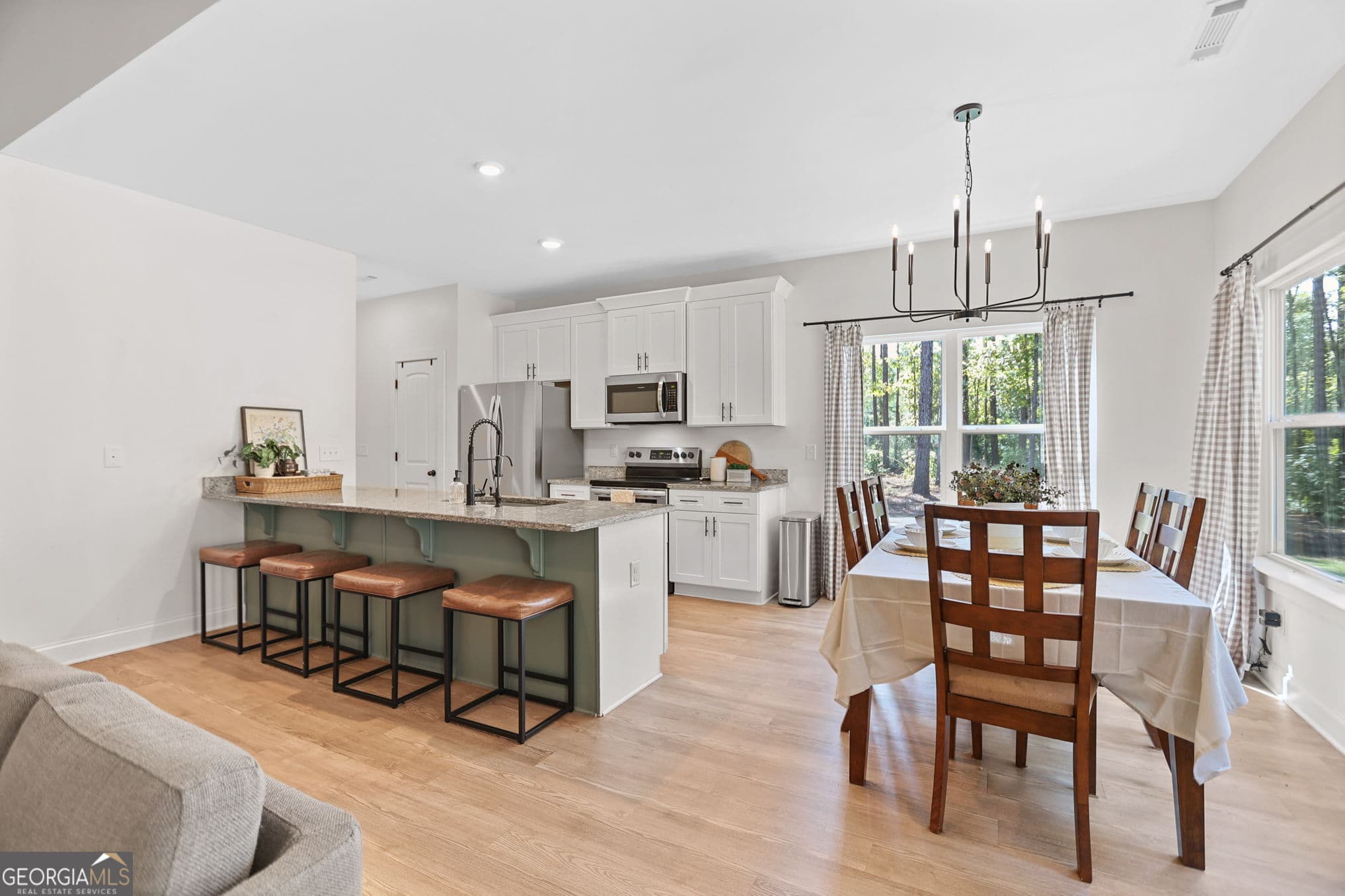3 bedroom, 2 bathroom, 1,898 sq ft single family residence under contract at 3290 Trammell Bottom Road, Hogansville, GA 30230 — photo 6