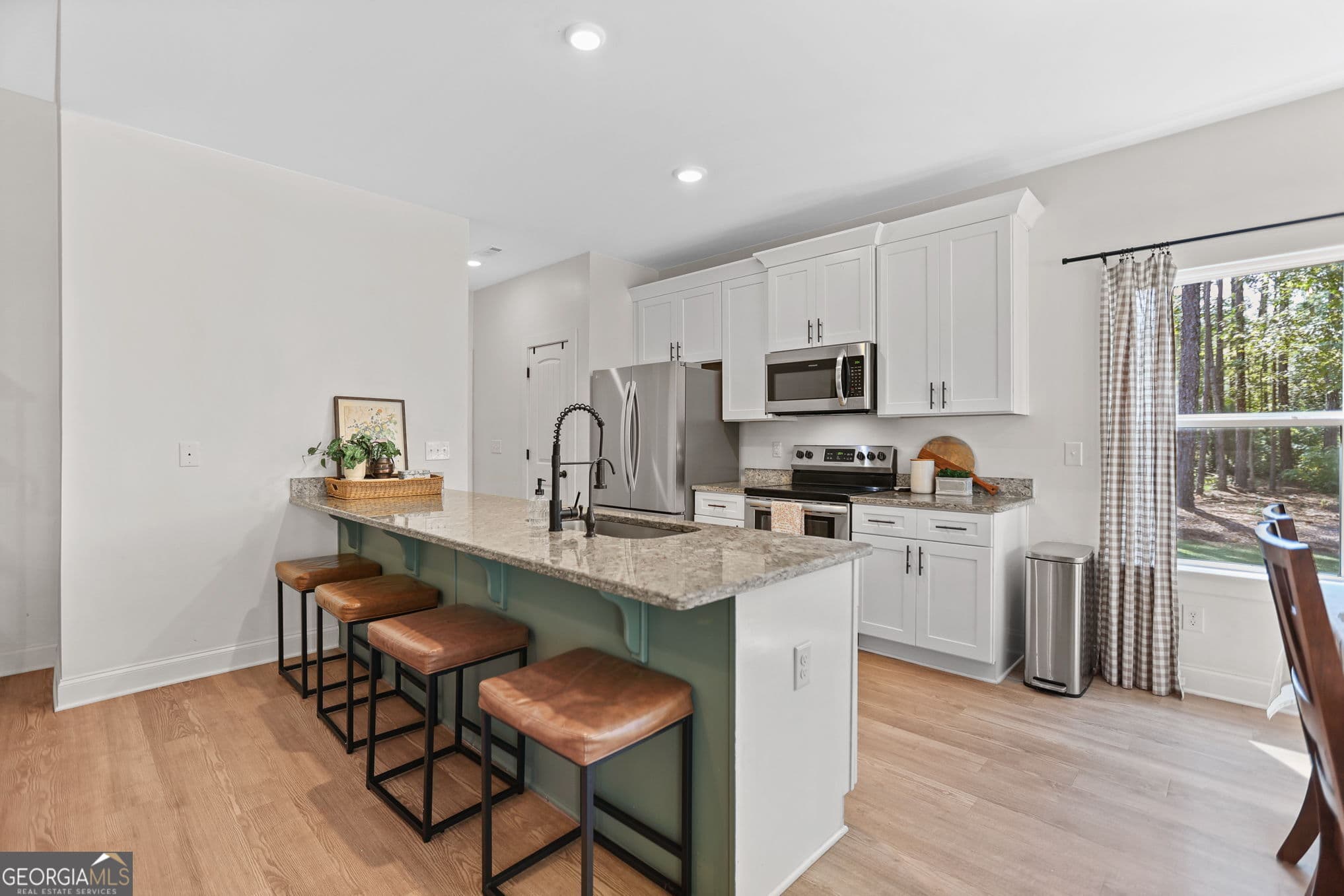 3 bedroom, 2 bathroom, 1,898 sq ft single family residence under contract at 3290 Trammell Bottom Road, Hogansville, GA 30230 — photo 8