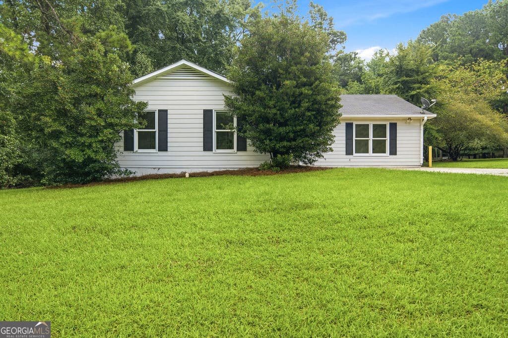 3 bedroom, 2 bathroom, 1,517 sq ft single family residence for rent at 210 Meadow Run, Peachtree City, GA 30269 for $2,500 a month — photo 1 of 1