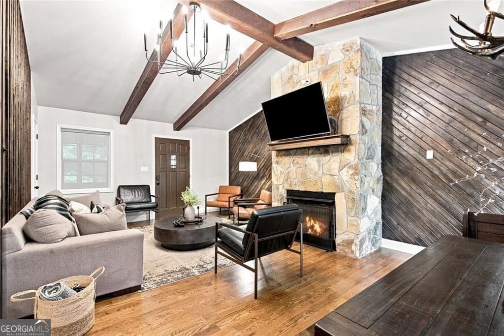 3 bedroom, 2 bathroom, 2,880 sq ft cabin,single family residence for sale at 33 Pigeon Creek Drive, Blue Ridge, GA 30513 — photo 10