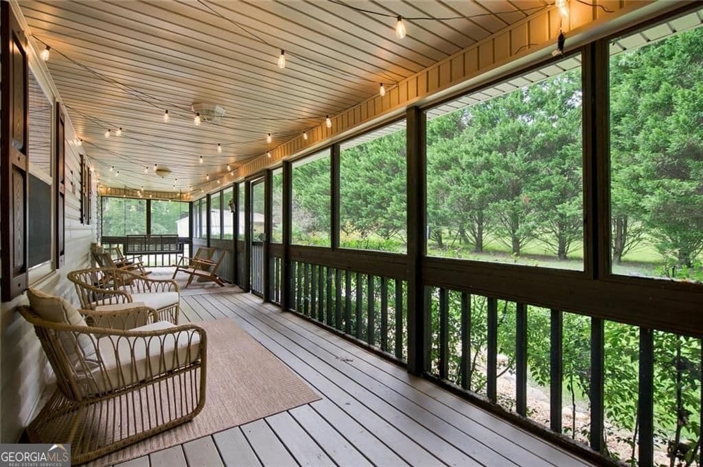 3 bedroom, 2 bathroom, 2,880 sq ft cabin,single family residence for sale at 33 Pigeon Creek Drive, Blue Ridge, GA 30513 — photo 4