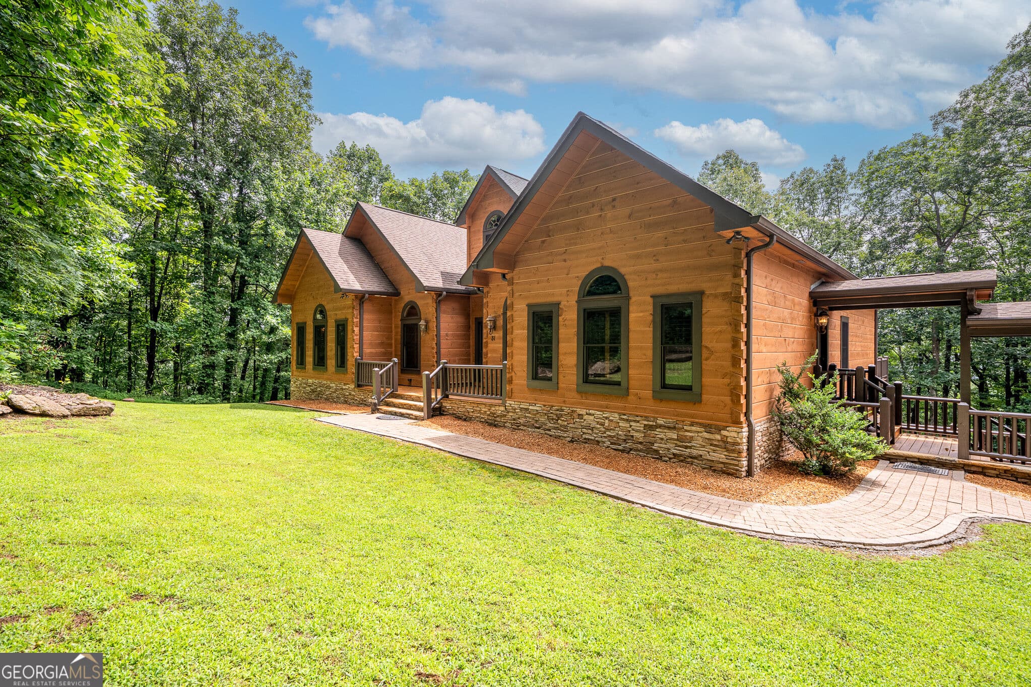 3 bedroom, 2.5 bathroom, 2,922 sq ft cabin,single family residence for sale at 31 High Cliff Road, Jasper, GA 30143 — photo 2