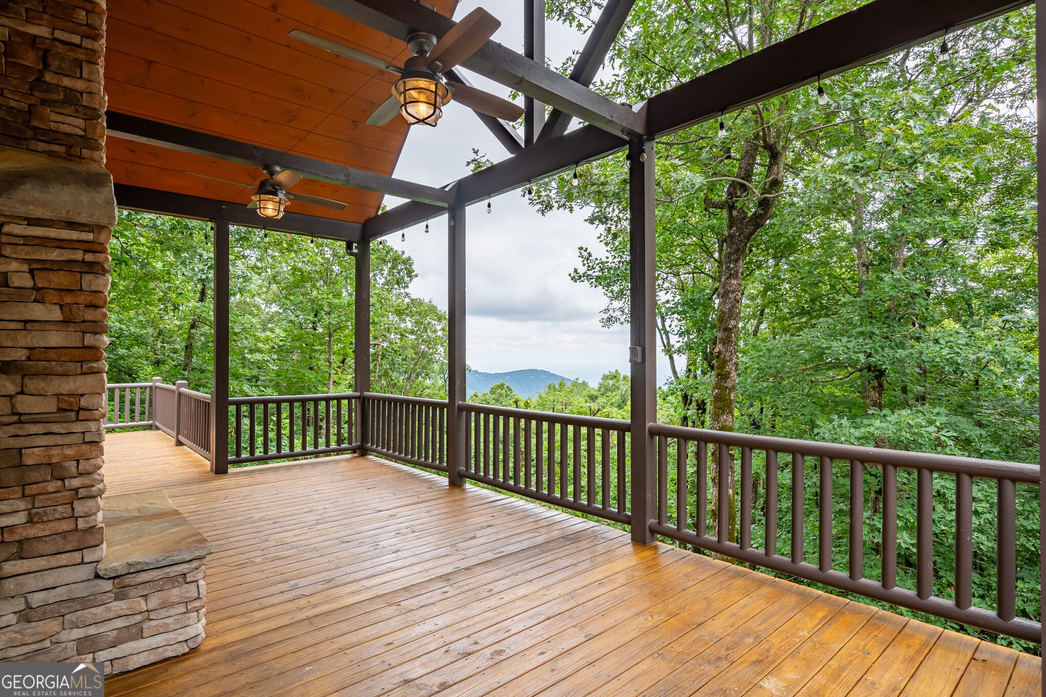 3 bedroom, 2.5 bathroom, 2,922 sq ft cabin,single family residence for sale at 31 High Cliff Road, Jasper, GA 30143 — photo 3