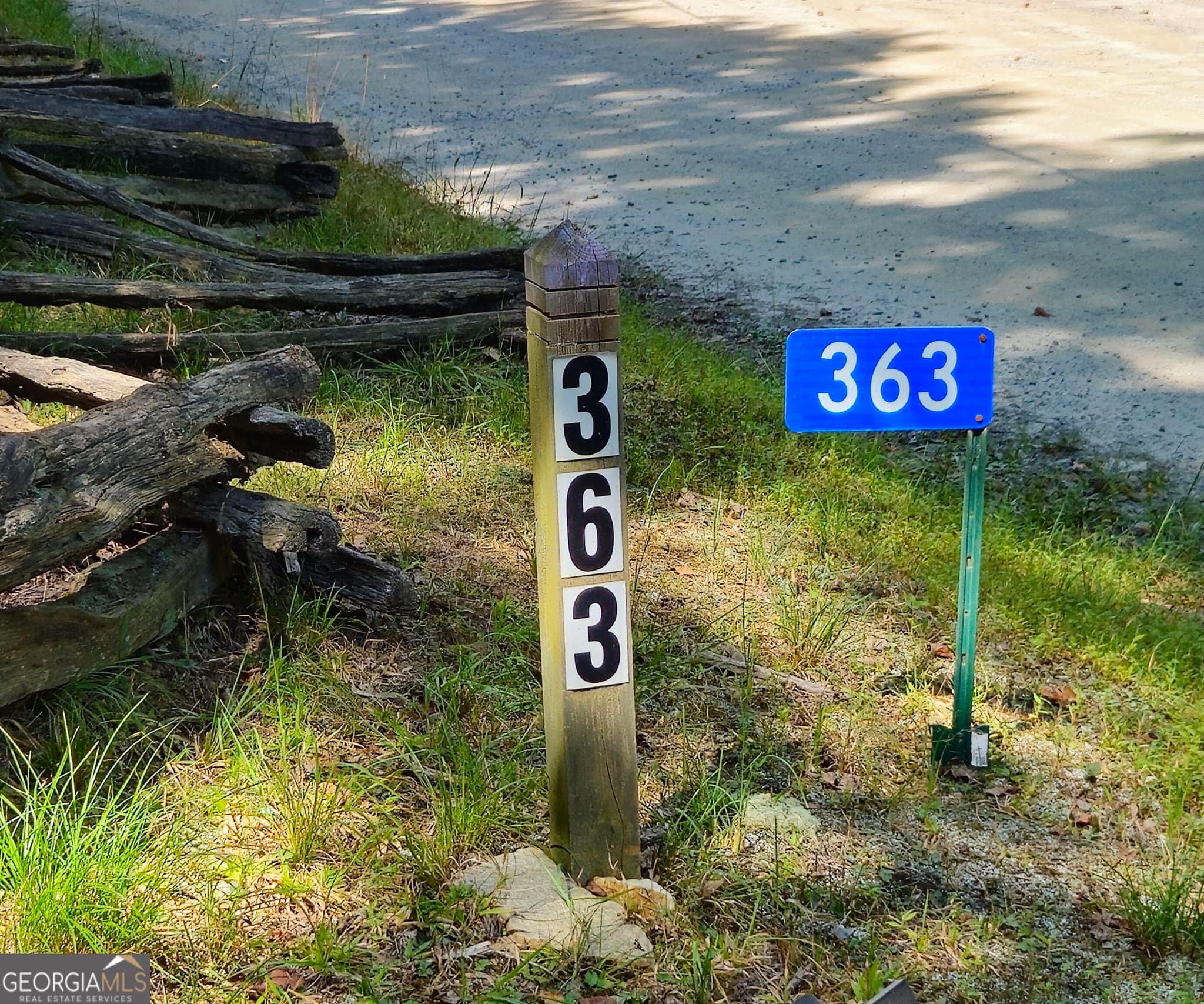 3 bedroom, 3 bathroom, 1,872 sq ft cabin,single family residence for sale at 363 Weeks Creek Road, Blue Ridge, GA 30513 — photo 2