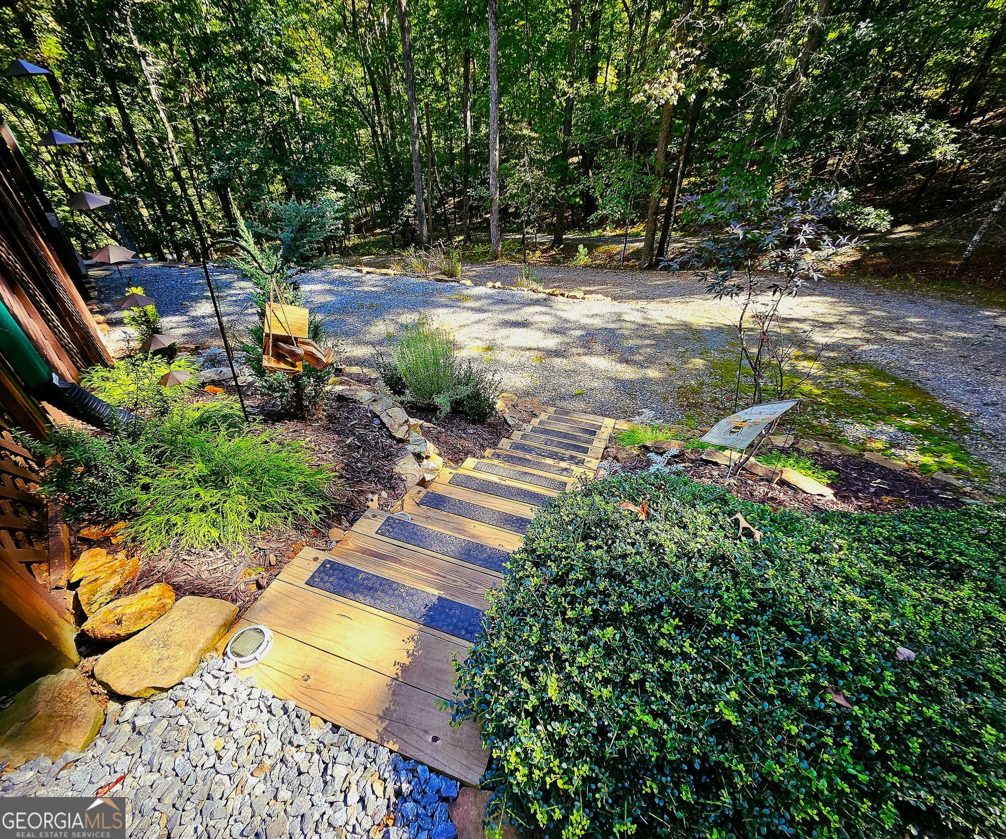 3 bedroom, 3 bathroom, 1,872 sq ft cabin,single family residence for sale at 363 Weeks Creek Road, Blue Ridge, GA 30513 — photo 9