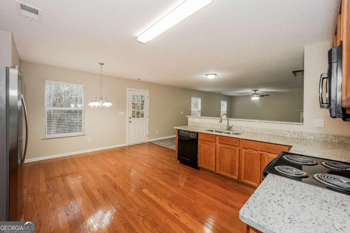 6 bedroom, 4 bathroom single family residence for rent at 2021 Sweet Bay Drive, Villa Rica, GA 30180 for $2,340 a month — photo 3