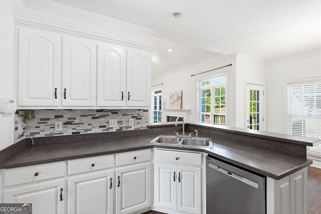 5 bedroom, 4 bathroom, 2,508 sq ft single family residence for sale at 1070 Crabapple Circle, Watkinsville, GA 30677 — photo 9