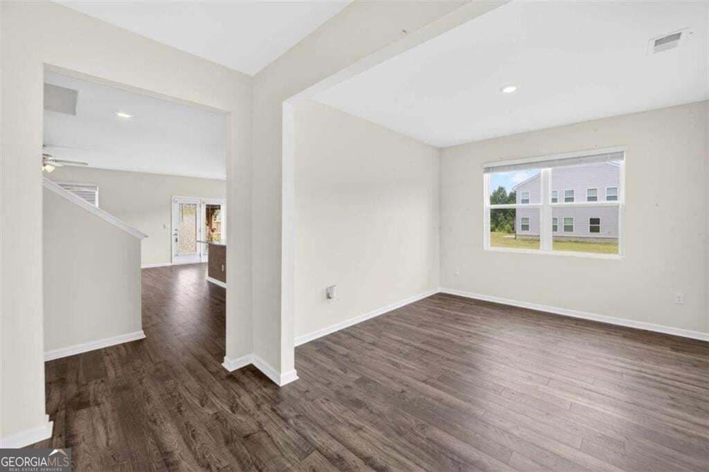 5 bedroom, 3 bathroom, 2,511 sq ft single family residence for sale at 155 Amberjack Trail, Covington, GA 30016 — photo 6
