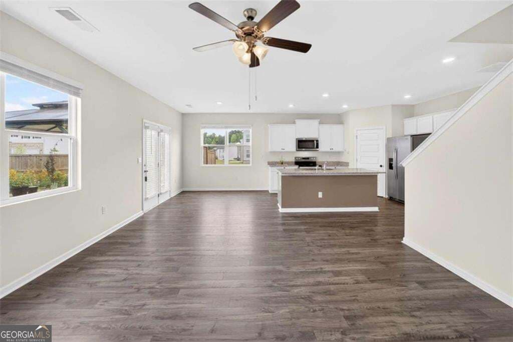 5 bedroom, 3 bathroom, 2,511 sq ft single family residence for sale at 155 Amberjack Trail, Covington, GA 30016 — photo 9