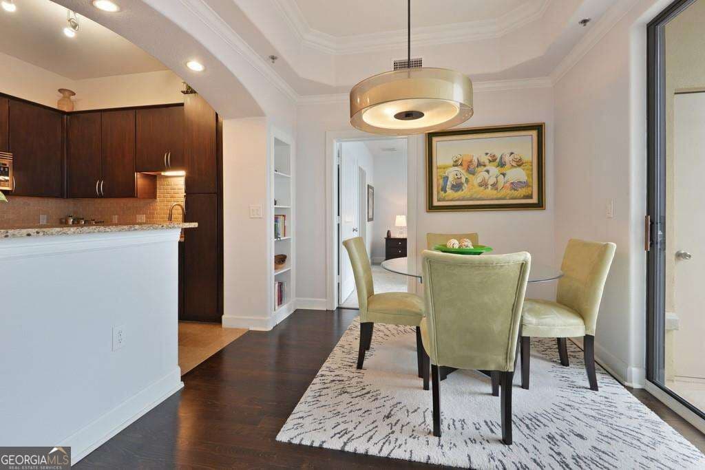 2 bedroom, 2 bathroom, 1,363 sq ft condominium for sale at 3445 Stratford Road 2404, Atlanta, GA 30326 — photo 5