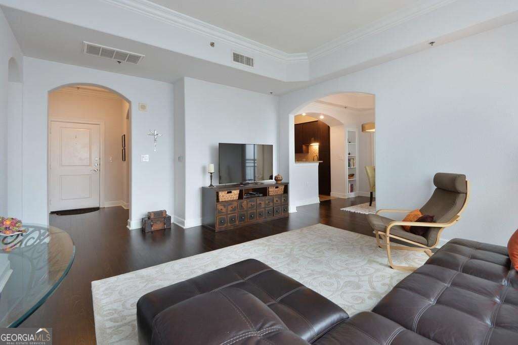 2 bedroom, 2 bathroom, 1,363 sq ft condominium for sale at 3445 Stratford Road 2404, Atlanta, GA 30326 — photo 4
