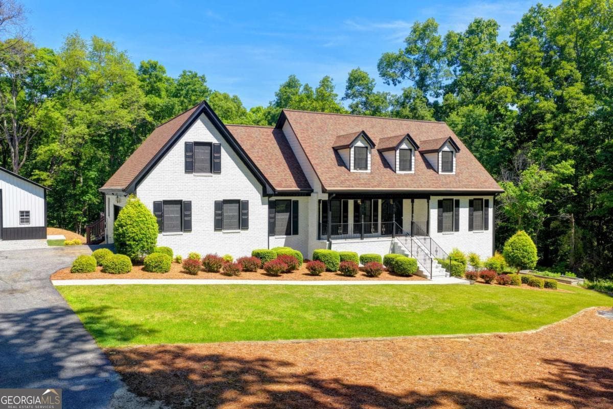 6 bedroom, 5.5 bathroom, 5,398 sq ft single family residence for sale at 1505 Old Fountain Road, Lawrenceville, GA 30043 — photo 2