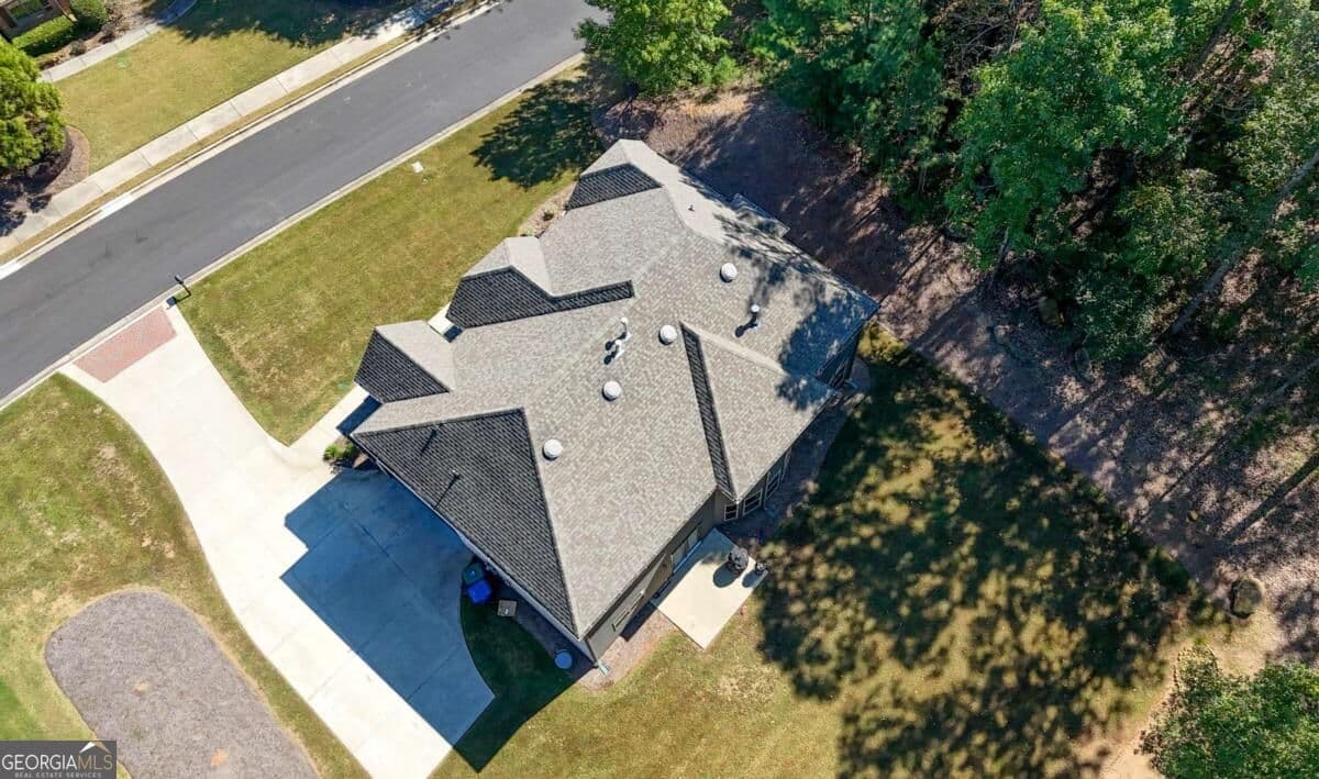 5 bedroom, 4.5 bathroom, 4,178 sq ft single family residence for sale at 2139 Calverton Lane, Atlanta, GA 30331 — photo 4