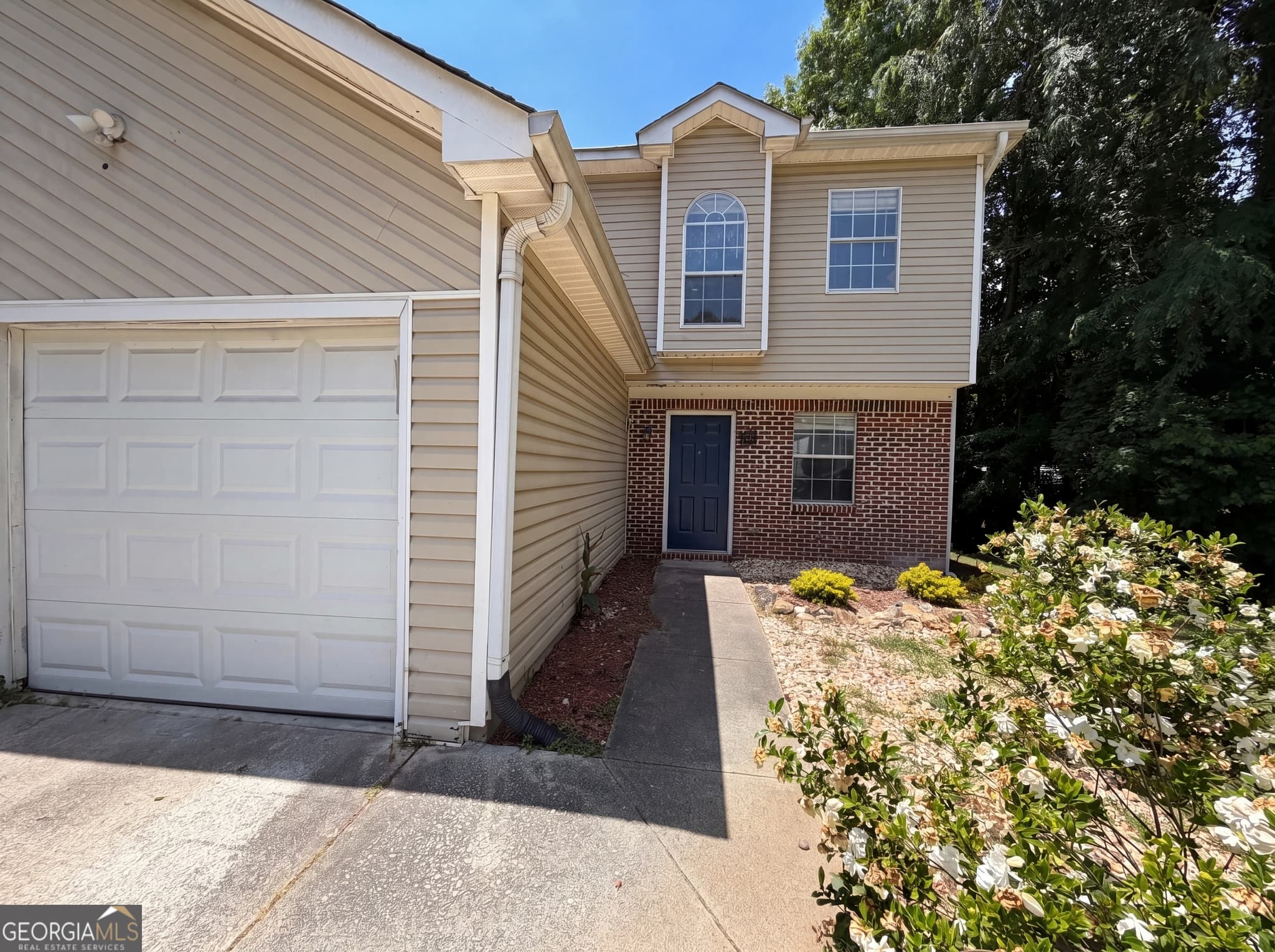 3 bedroom, 2.5 bathroom, 1,481 sq ft townhouse sold at 3753 Soapstone Road, Decatur, GA 30034