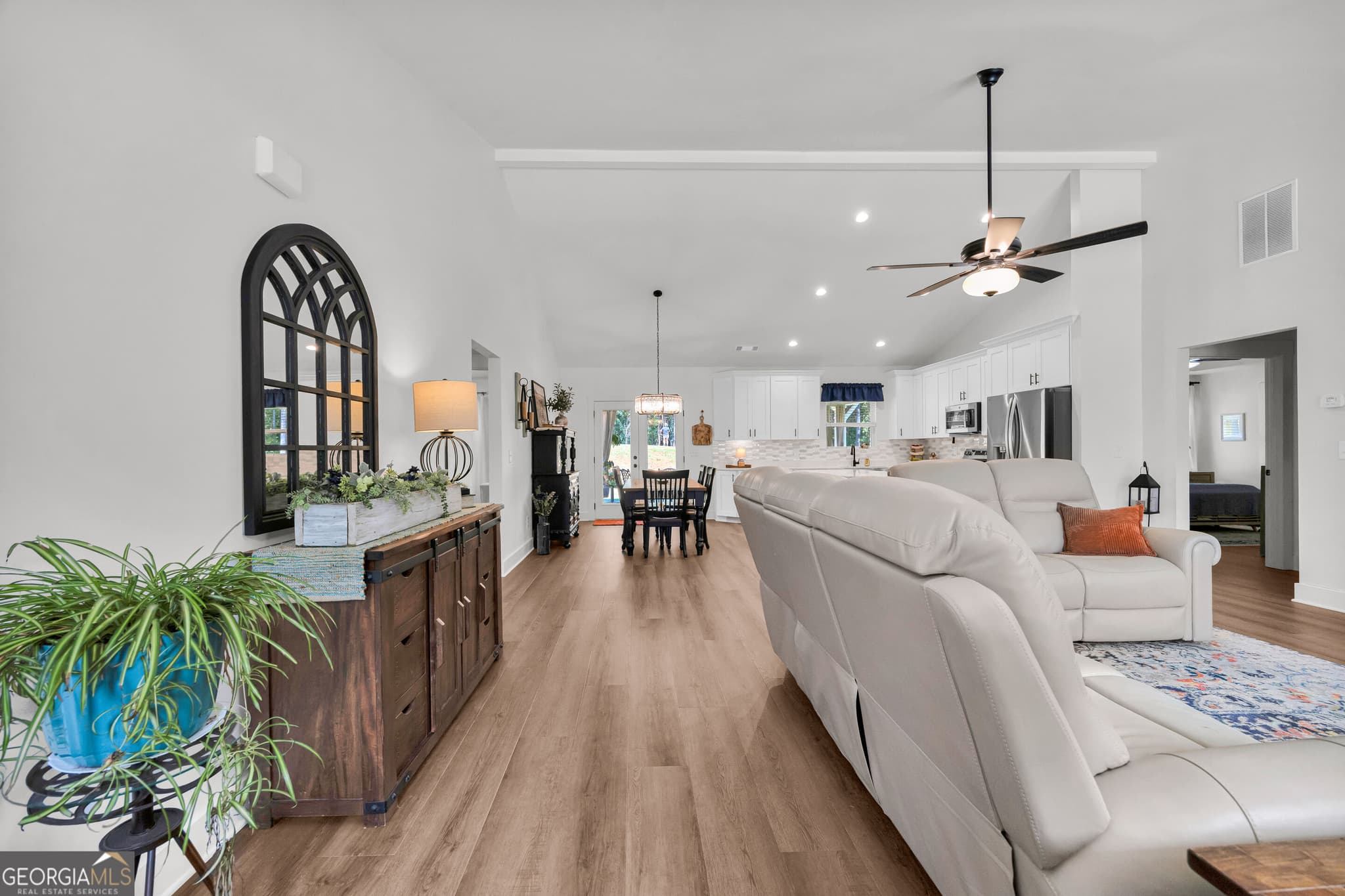 3 bedroom, 2 bathroom, 1,749 sq ft single family residence for sale at 268 Park Place Drive, Lavonia, GA 30553 — photo 6