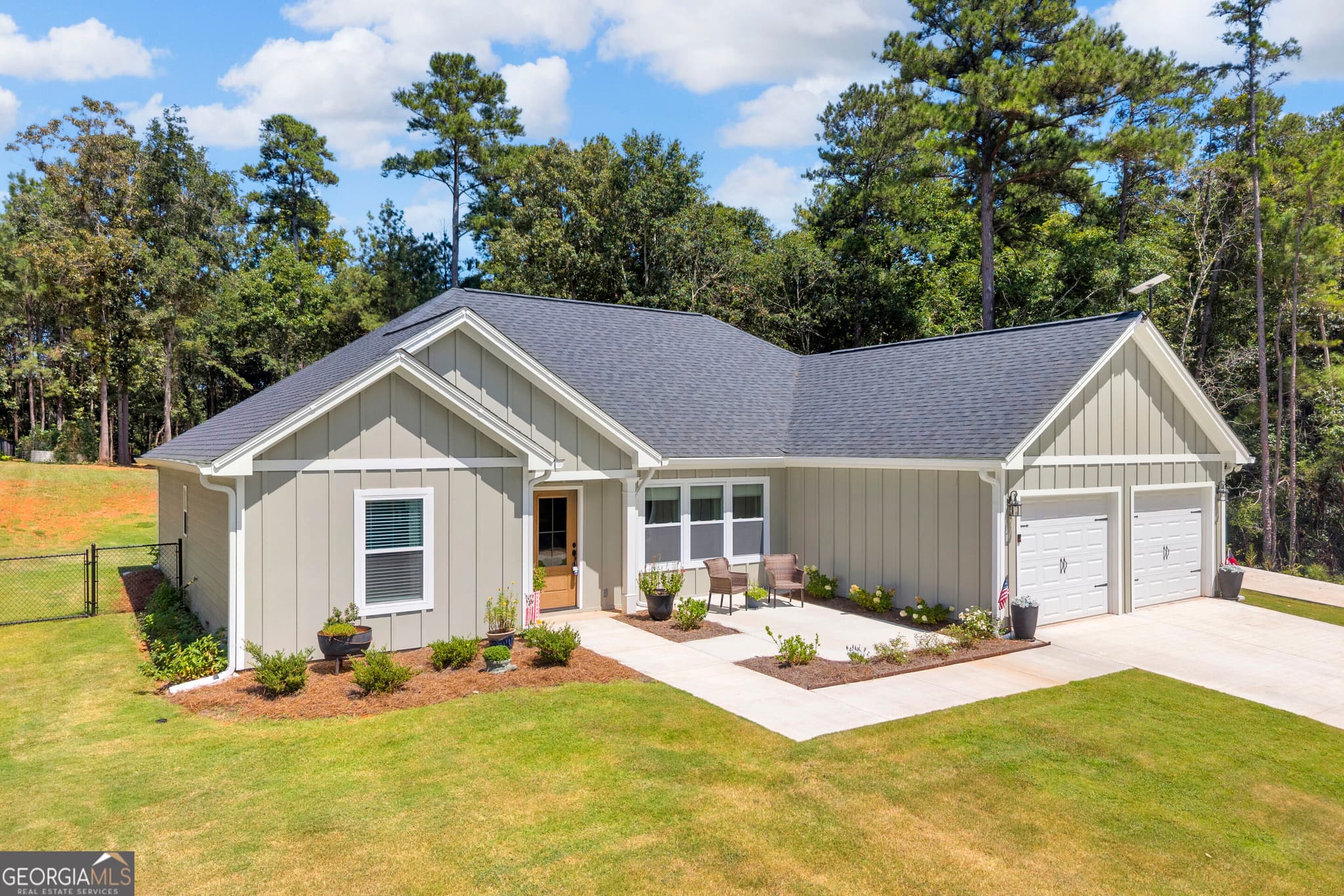 3 bedroom, 2 bathroom, 1,749 sq ft single family residence for sale at 268 Park Place Drive, Lavonia, GA 30553 — photo 1 of 69