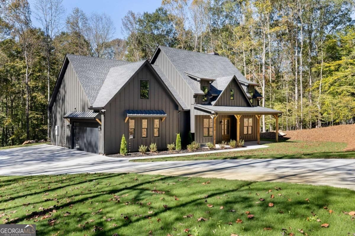 4 bedroom, 3.5 bathroom, 3,007 sq ft single family residence for sale at 389 Branch Drive, Pendergrass, GA 30567 — photo 3