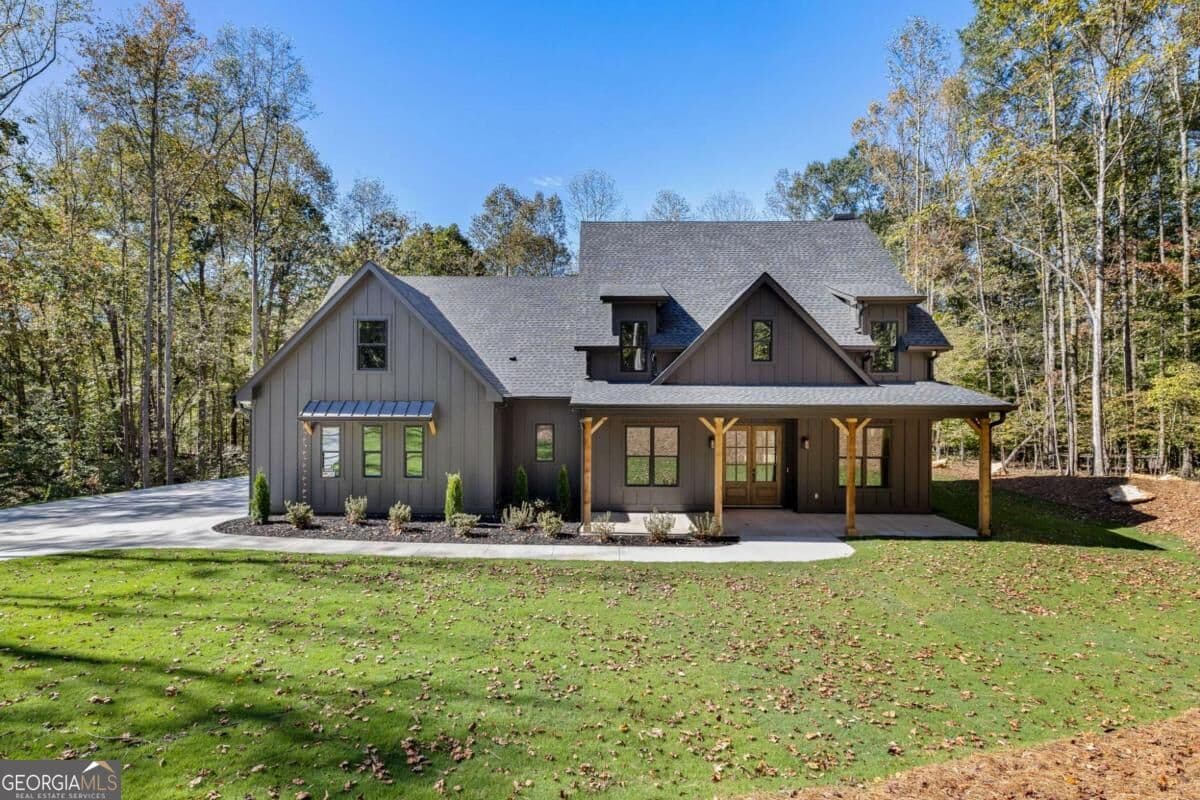 4 bedroom, 3.5 bathroom, 3,007 sq ft single family residence for sale at 389 Branch Drive, Pendergrass, GA 30567