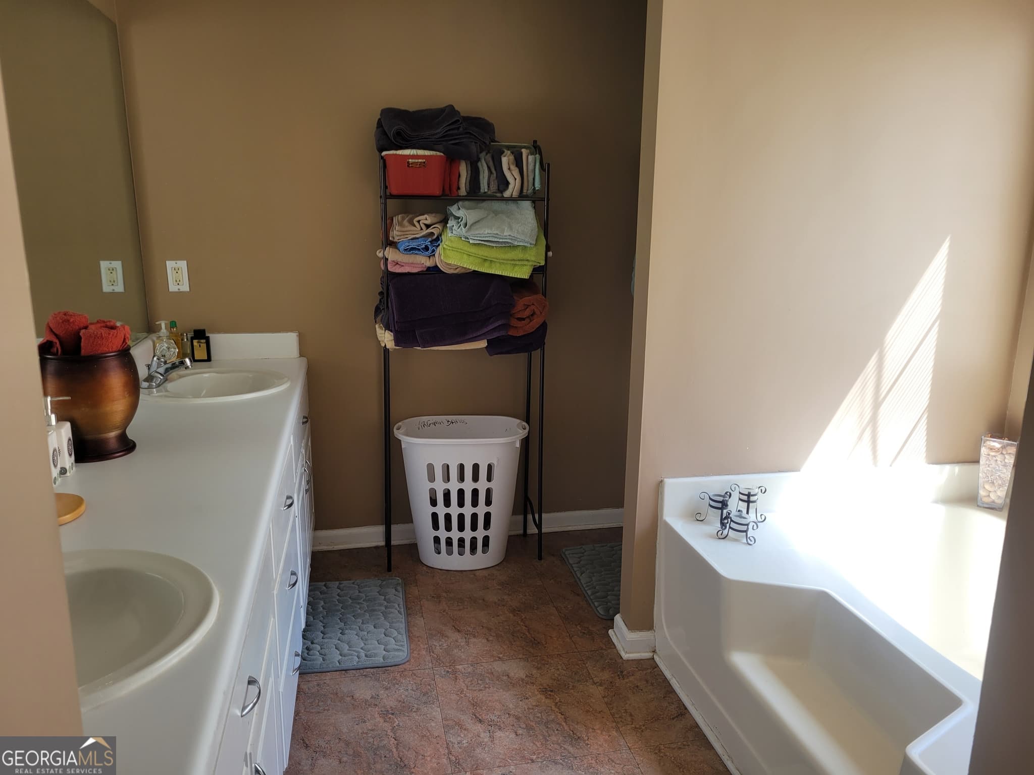 3 bedroom, 3 bathroom, 1,815 sq ft single family residence for sale at 155 Vinnys Way, Covington, GA 30014 — photo 9