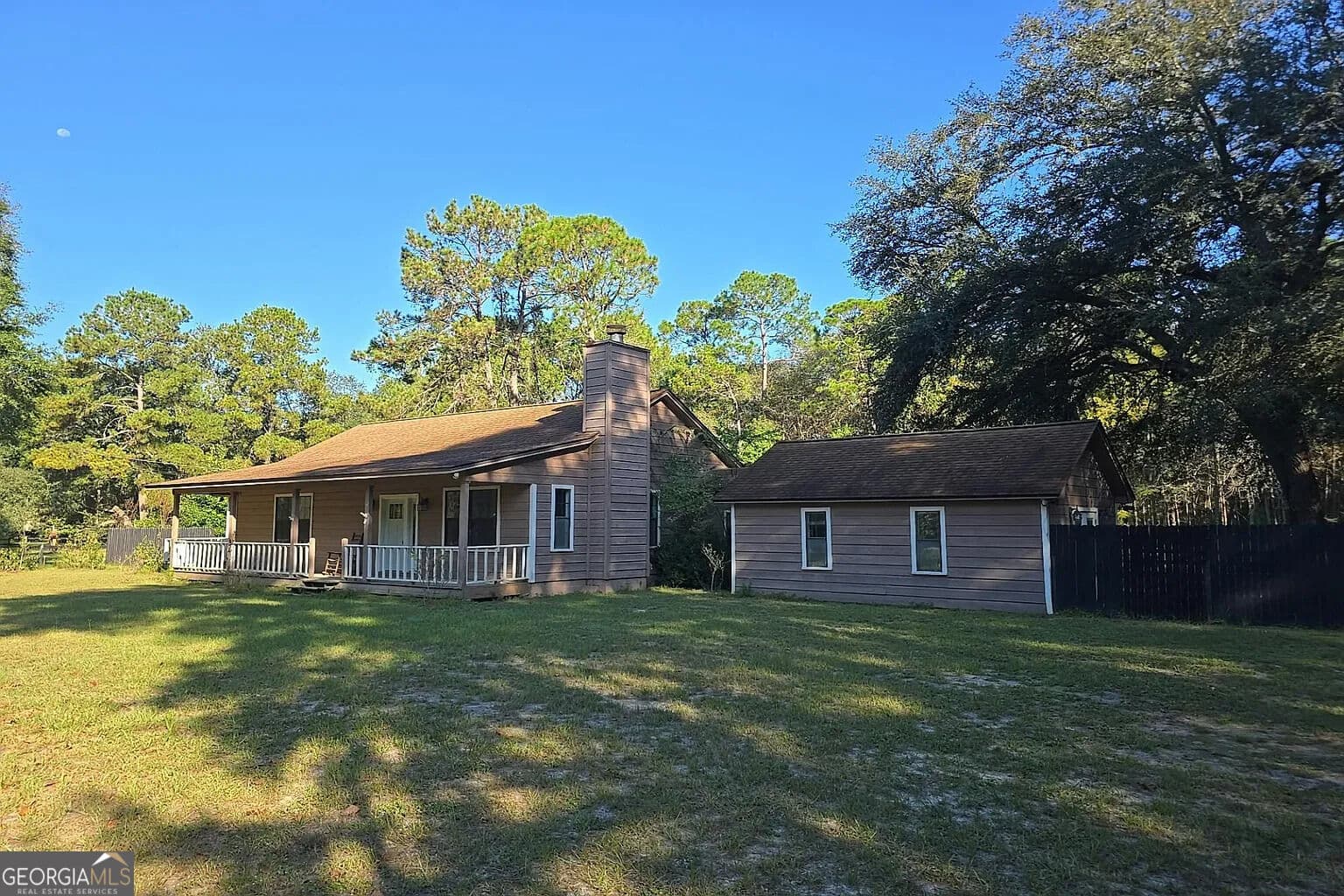 3 bedroom, 2 bathroom, 1,926 sq ft single family residence for sale at 5020 Riverwood Road, Tallahassee, FL 32303 — photo 2