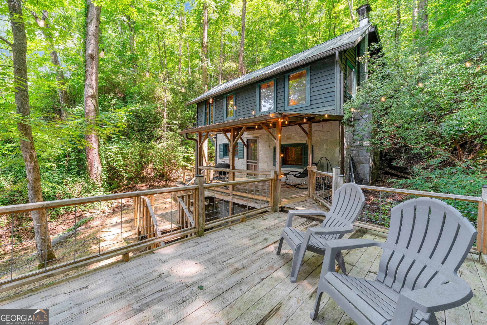 3 bedroom, 2 bathroom, 1,259 sq ft cabin,single family residence for sale at 4305 Yonah Dam Road, Toccoa, GA 30577 — photo 1 of 57