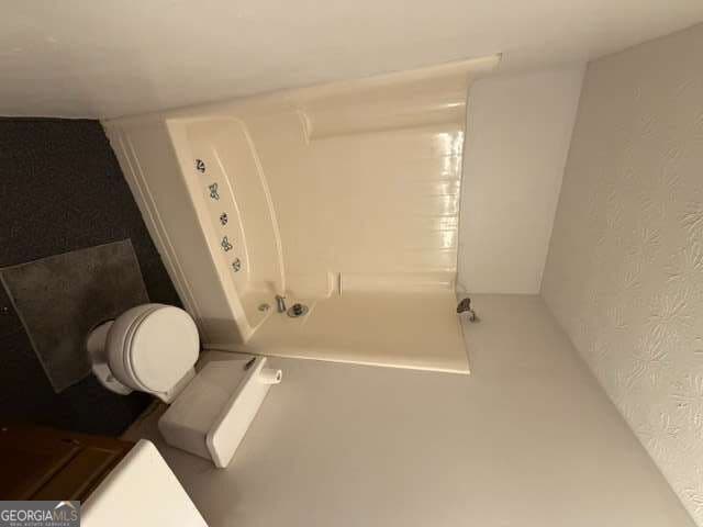 3 bedroom, 2 bathroom, 1,555 sq ft single family residence for sale at 832 Country Club Road, Newnan, GA 30263 — photo 9