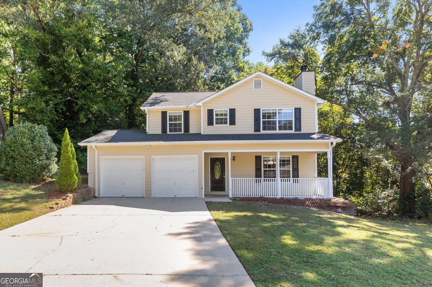 3 bedroom, 2.5 bathroom, 1,574 sq ft single family residence for sale at 424 Spring Falls Drive, Lawrenceville, GA 30045 — photo 1 of 37