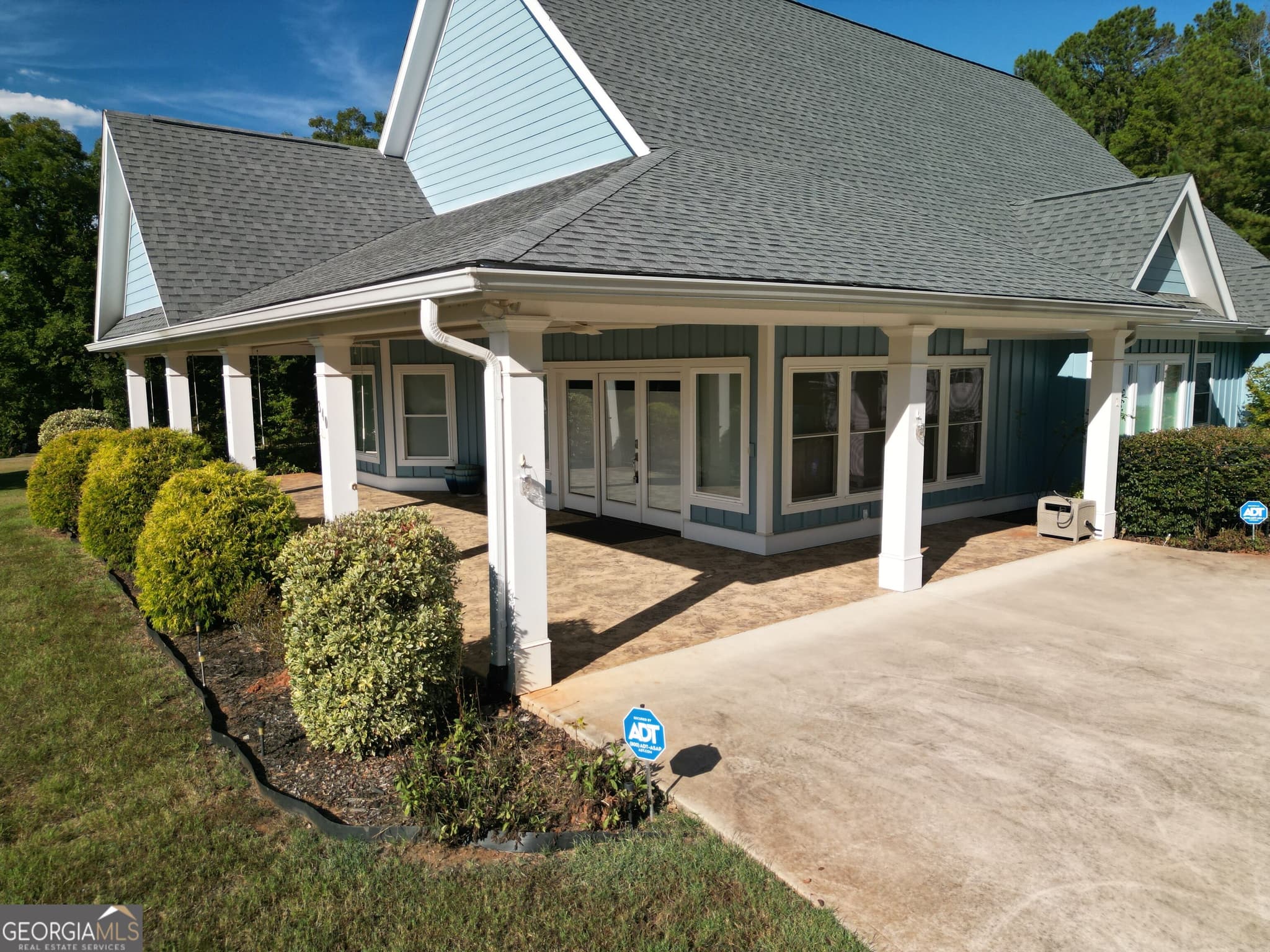 3 bedroom, 2.5 bathroom, 2,060 sq ft single family residence for sale at 340 Thomas Drive, Eatonton, GA 31024 — photo 3