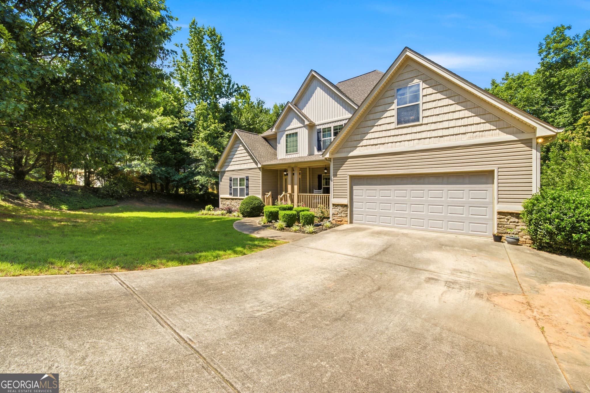 4 bedroom, 3.5 bathroom, 5,986 sq ft single family residence for sale at 290 Autumn Creek, Senoia, GA 30276 — photo 4