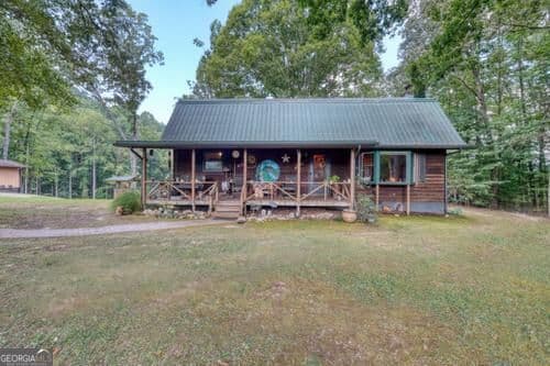 3 bedroom, 2 bathroom, 1,310 sq ft cabin,loft,single family residence for sale at 1026 Laurel Branch Road, Hayesville, NC 28904 — photo 4