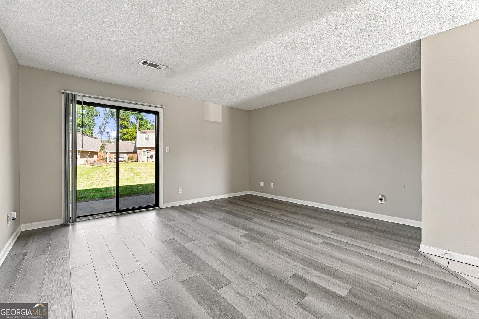 2 bedroom, 1.5 bathroom condominium for rent at 3730 Old Flowery Bra Road H3, Oakwood, GA 30566 for $1,400 a month — photo 5